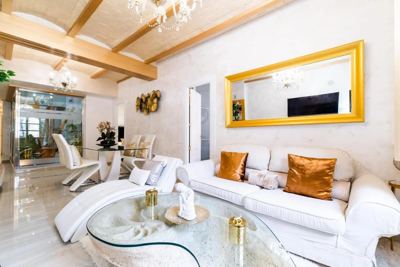Granada Luxury Apartment 0*,  Spain