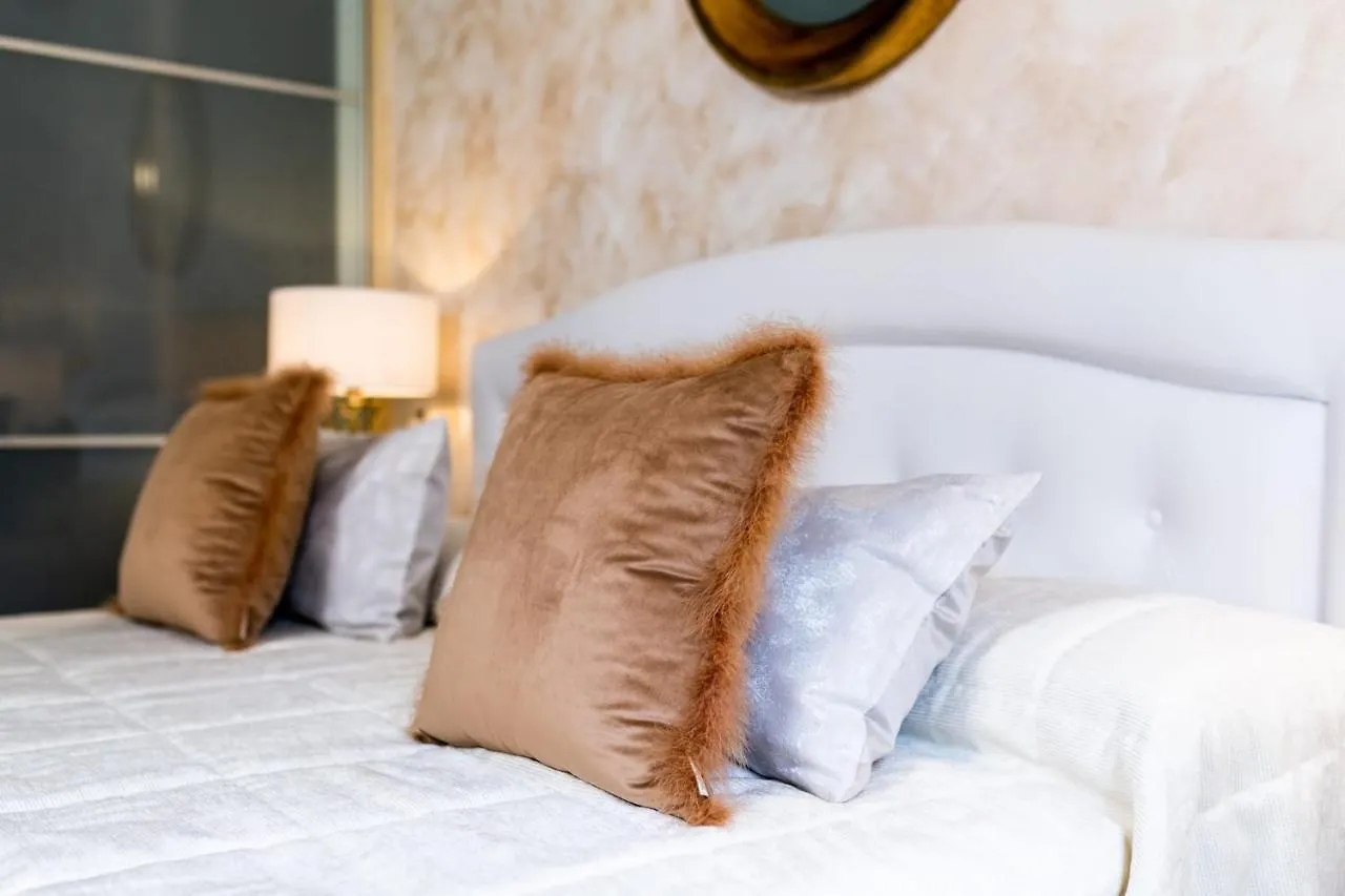 Granada Luxury Apartment 0*,  Spain